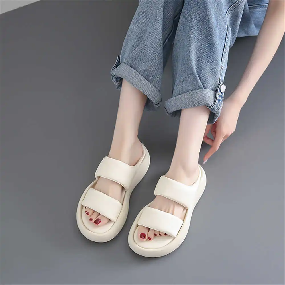 Size 39 Strips Summer Shoes Sa - огляд і ціна Luxury Lifestyle Resorts