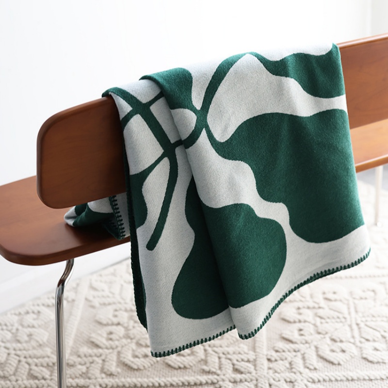 Jacquard Faux Cashmere Blanket - огляд і ціна Cashmere Throw Blanket