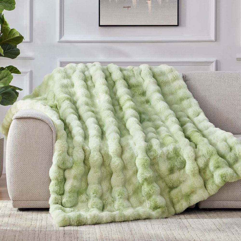 Faux Fur Throw Blanket, 1000GS - огляд і ціна Cashmere Throw Blanket