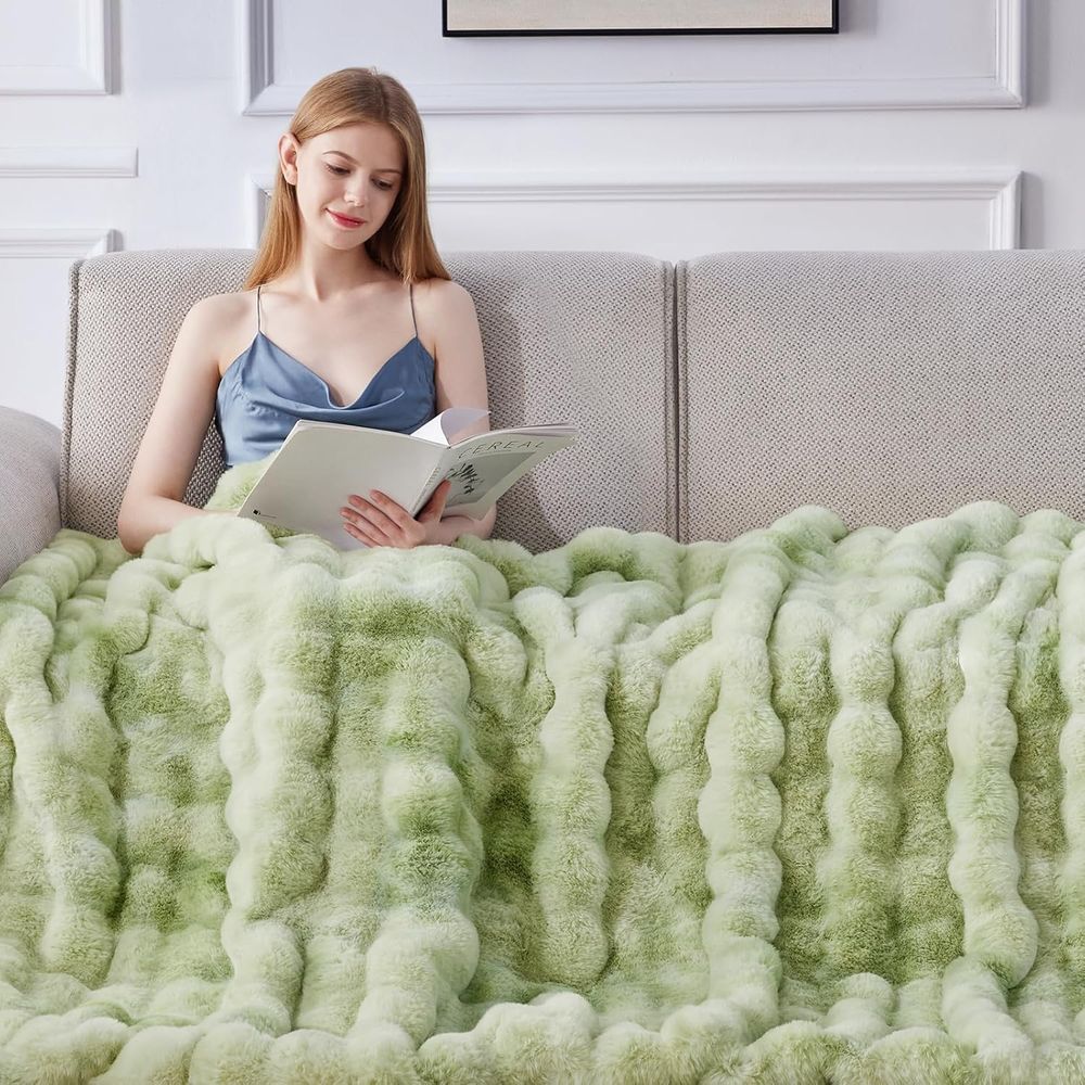 Faux Fur Throw Blanket, 1000GS - огляд і ціна Cashmere Throw Blanket